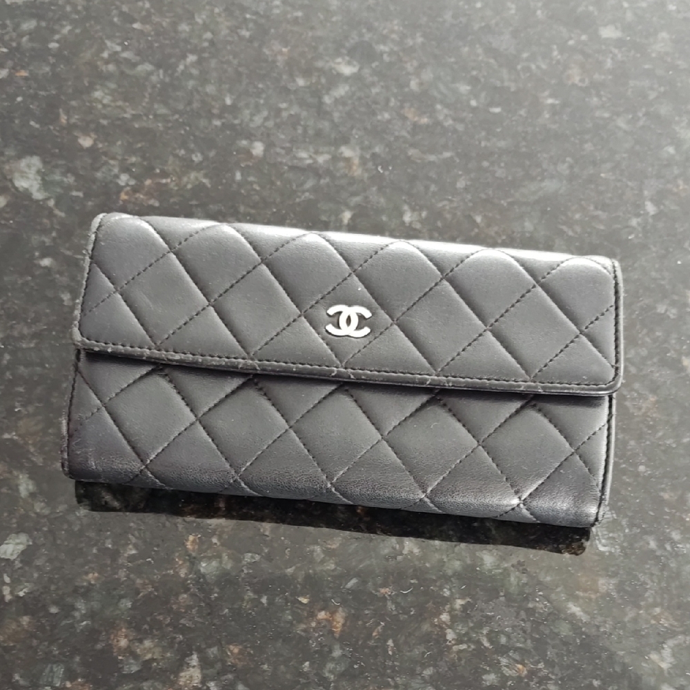 CHANEL Black Quilted Leather Continental Wallet with CC Logo